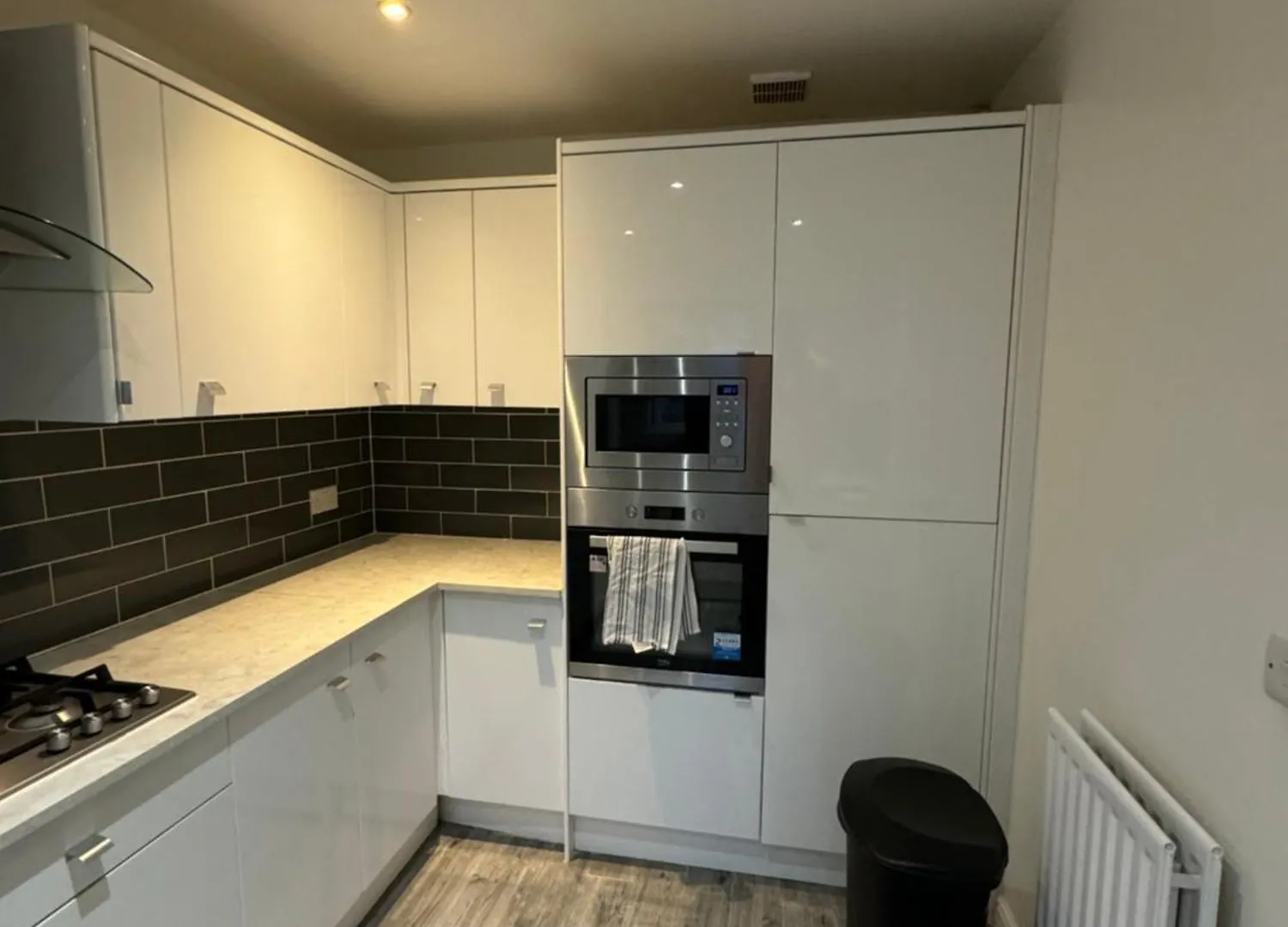 Spacious 3 Bedroom Home, With Private Driveway 5 Minutes From Excel Centre & Custom House London Holiday home