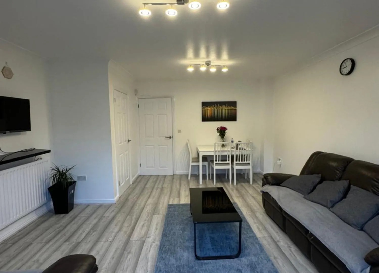 Holiday home Spacious 3 Bedroom Home, With Private Driveway 5 Minutes From Excel Centre & Custom House London