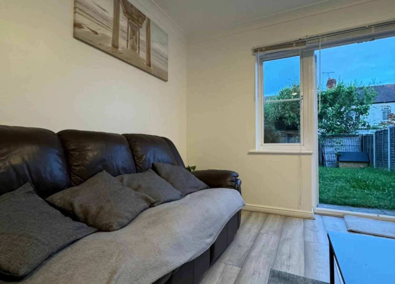 Holiday home Spacious 3 Bedroom Home, With Private Driveway 5 Minutes From Excel Centre & Custom House London